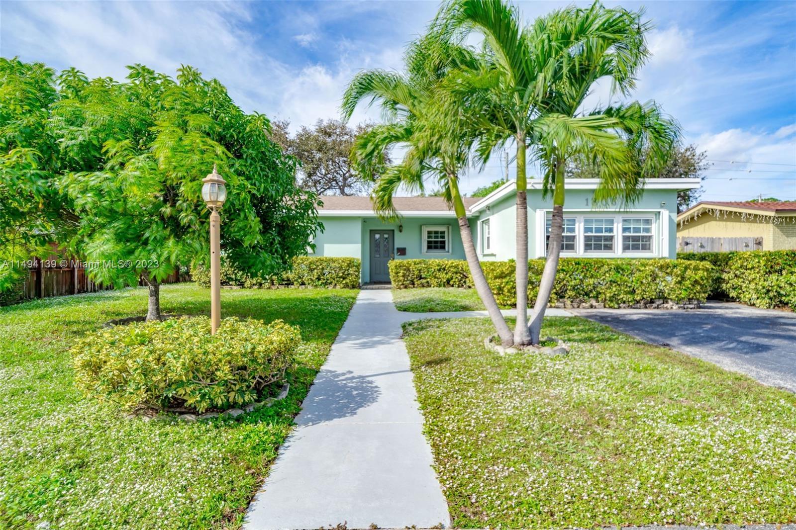 Photo of 1806 N 45th Ave in Hollywood, FL