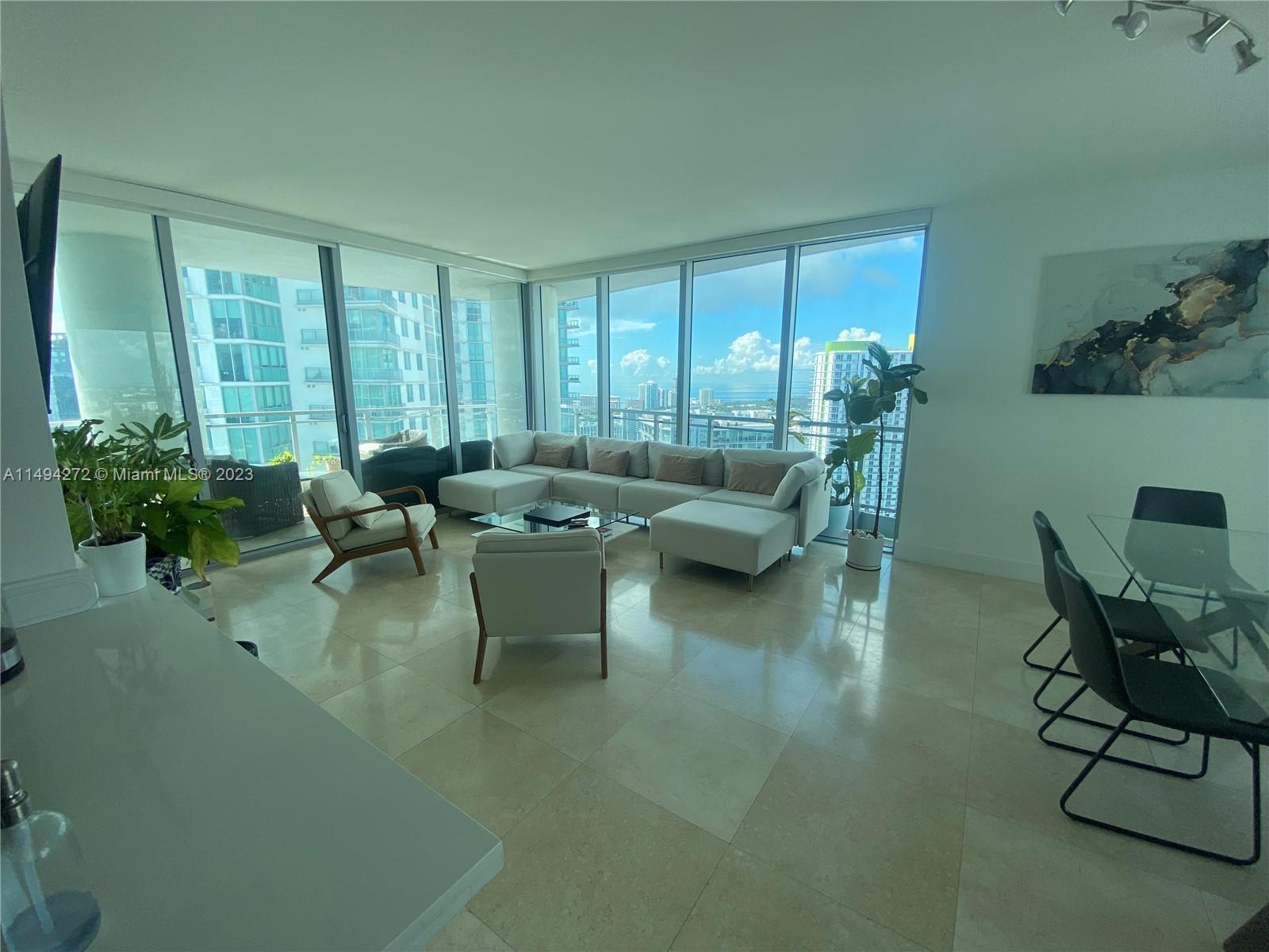 Photo of 90 SW 3rd St #4309 in Miami, FL