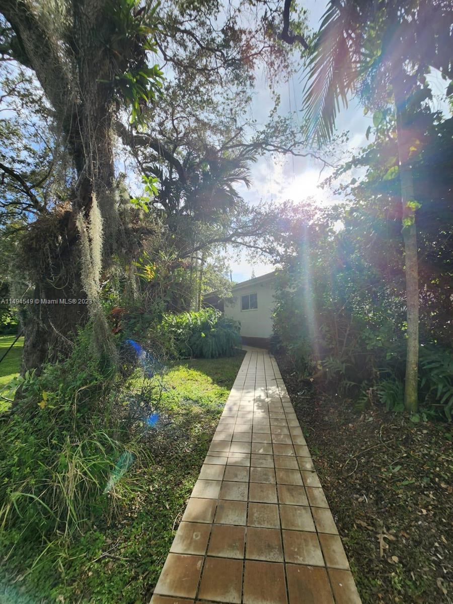 Photo of 5400 SW 63rd Ave in South Miami, FL