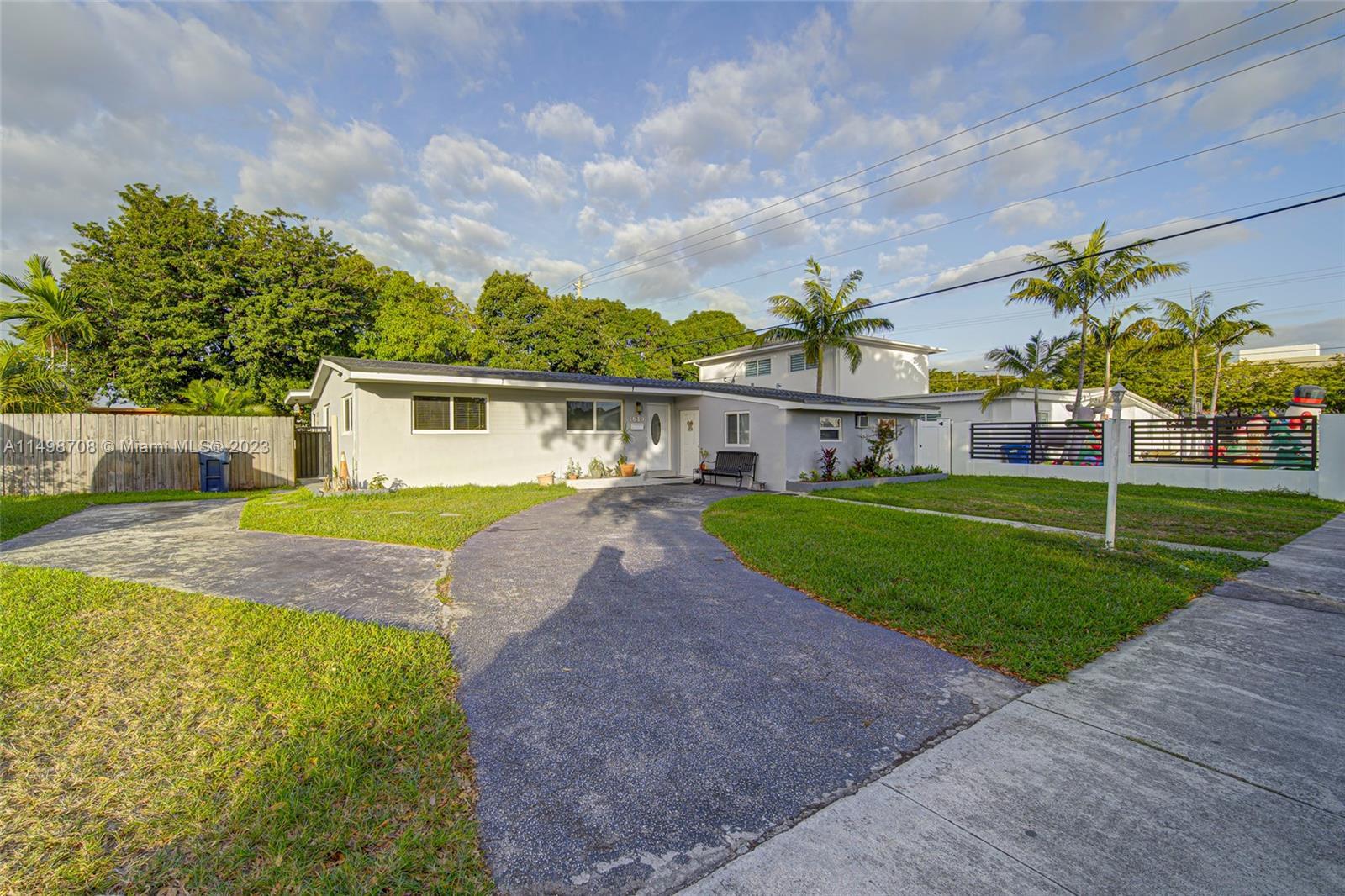 Photo of 1610 SW 87th Ct in Miami, FL