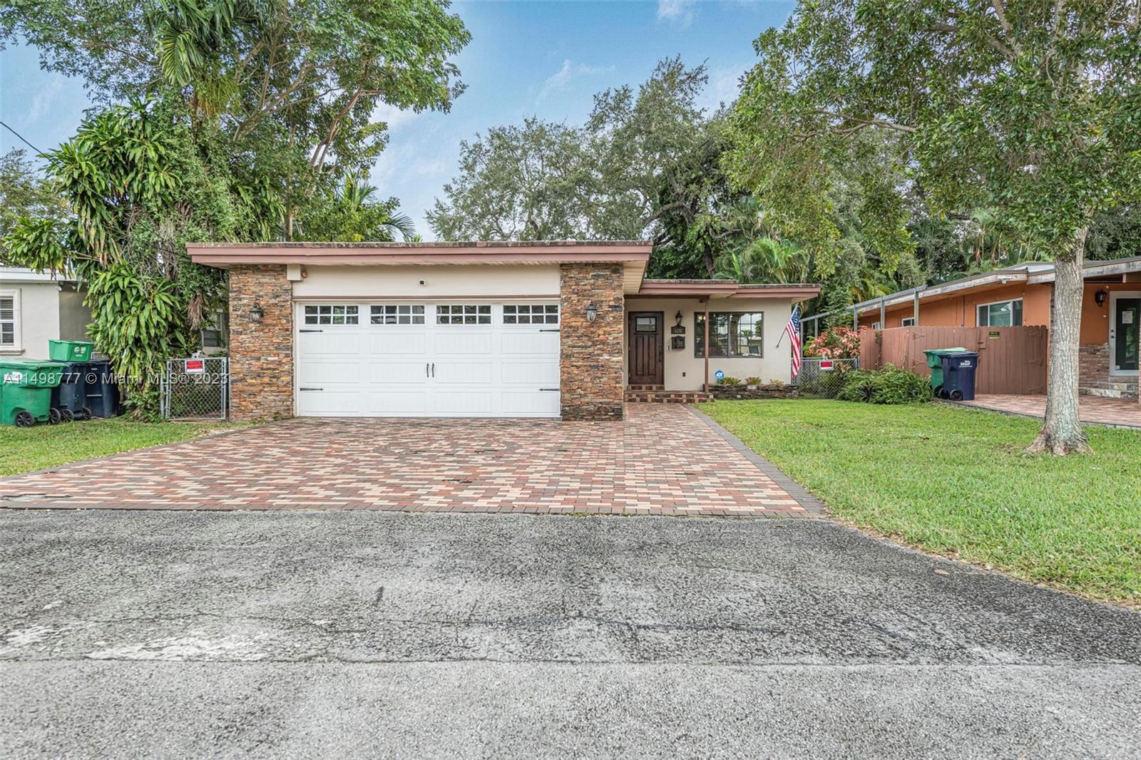 Photo of 6330 SW 34th St in Miami, FL