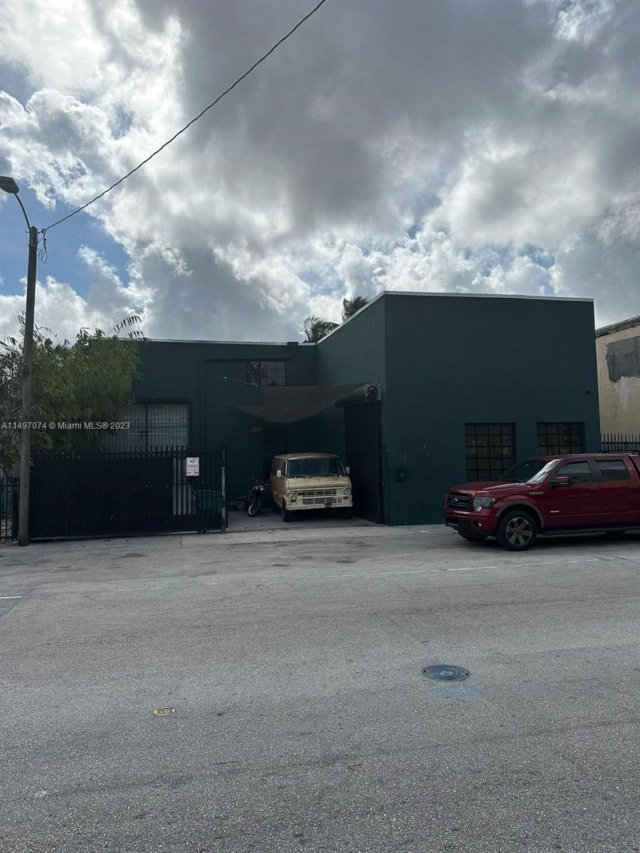 Photo of 310 NW 71st St in Miami, FL