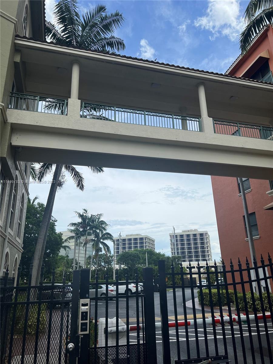 Beautiful 2/2 apartment, in a peaceful gated community in West Palm Beach, stainless steel appliance