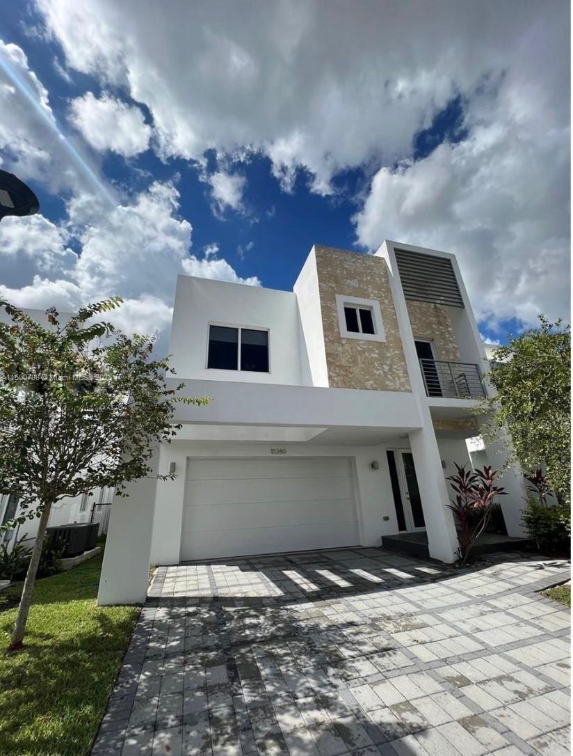 Photo of 10380 NW 68th Ter in Doral, FL