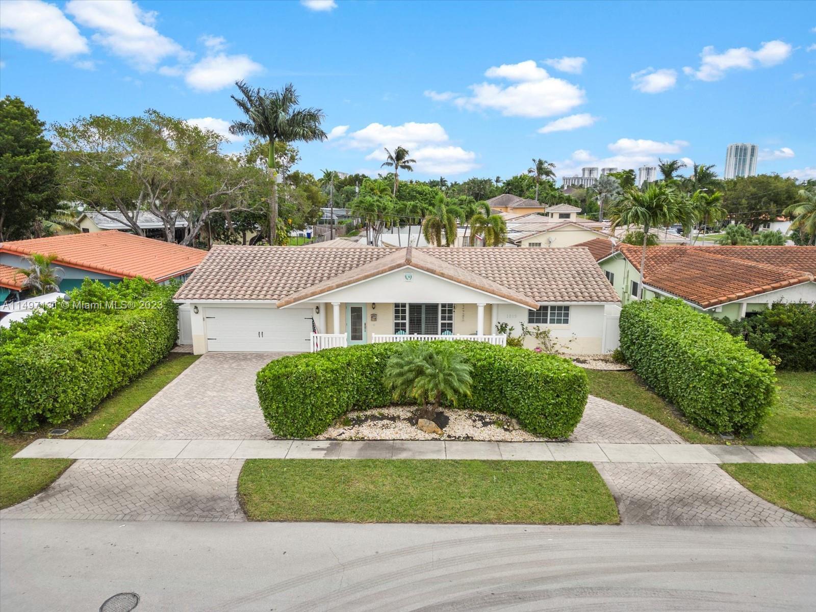Photo of 1015 S 13th Ave in Hollywood, FL