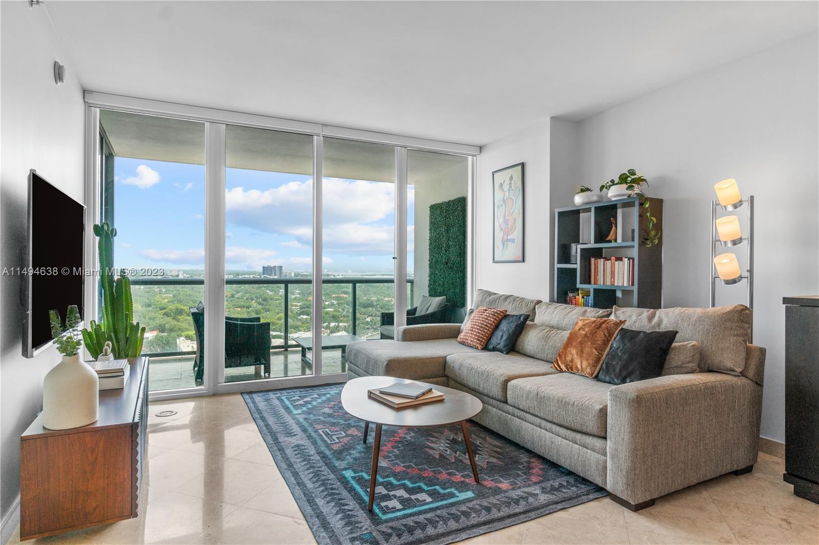 Photo of 601 NE 36th St #2004 in Miami, FL