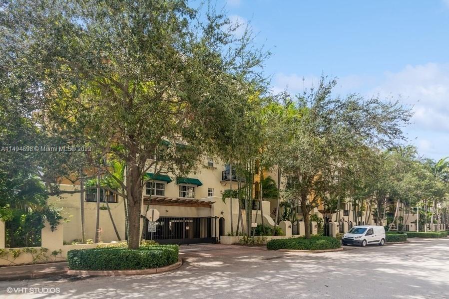 Photo of 642 Valencia Ave #308 in Coral Gables, FL