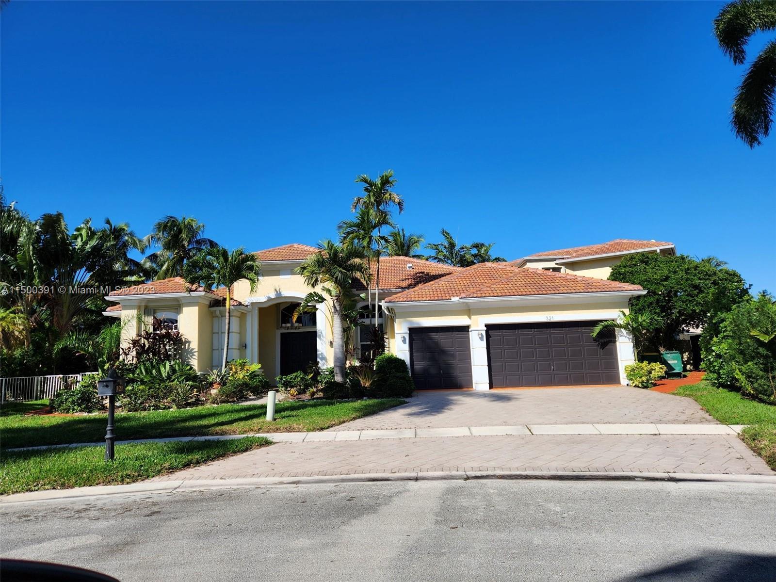 Photo of 321 Windmill Palm Ave in Plantation, FL