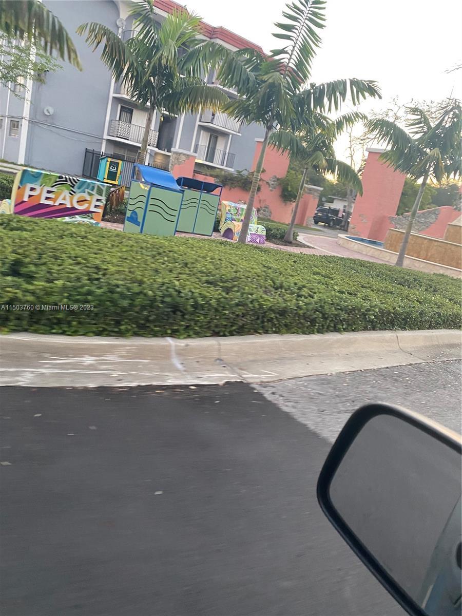 Photo of 13725 NE 6th Ave #409 in North Miami, FL