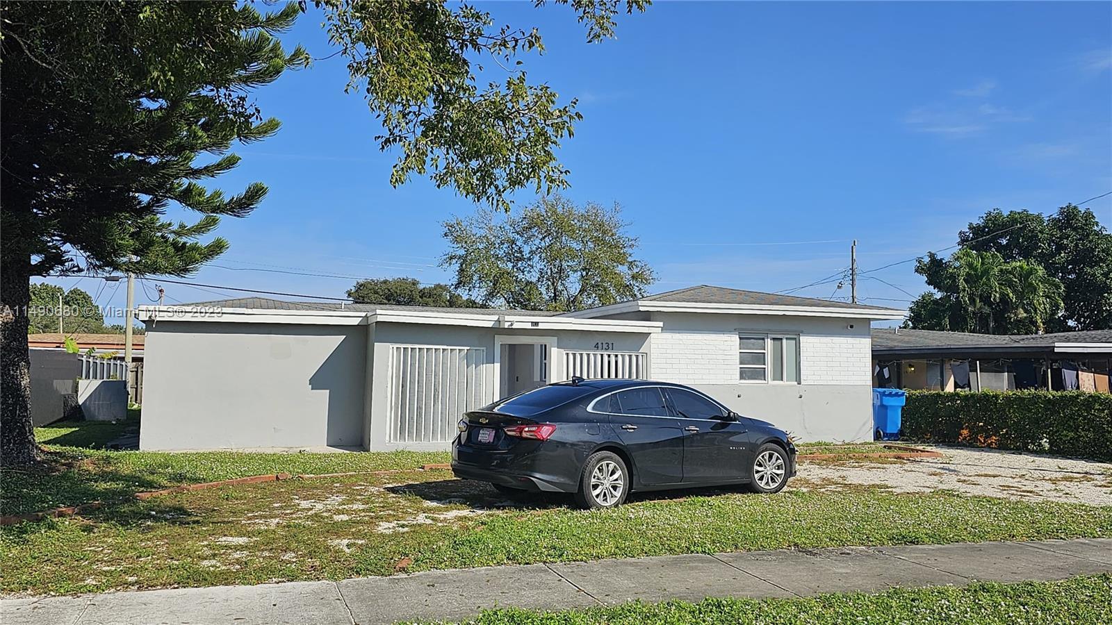 Photo of 4131 SW 36th St in West Park, FL