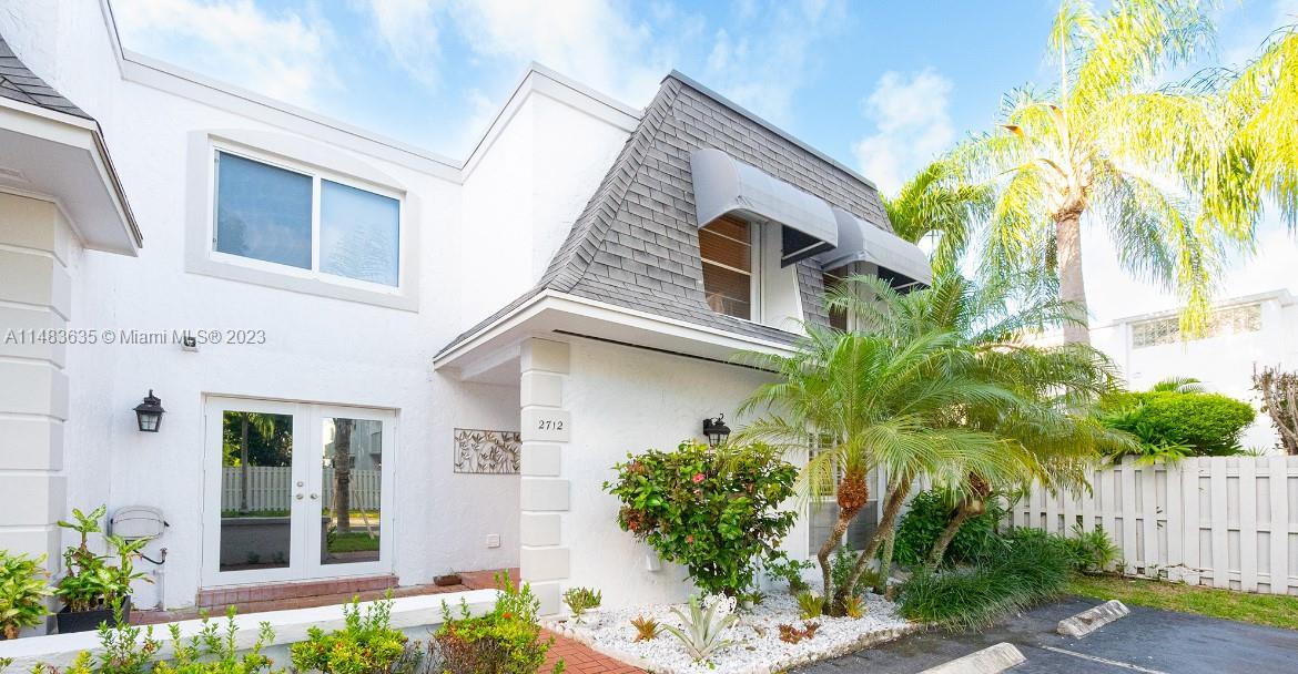 Photo of 2712 NE 8th St #2712 in Hallandale Beach, FL