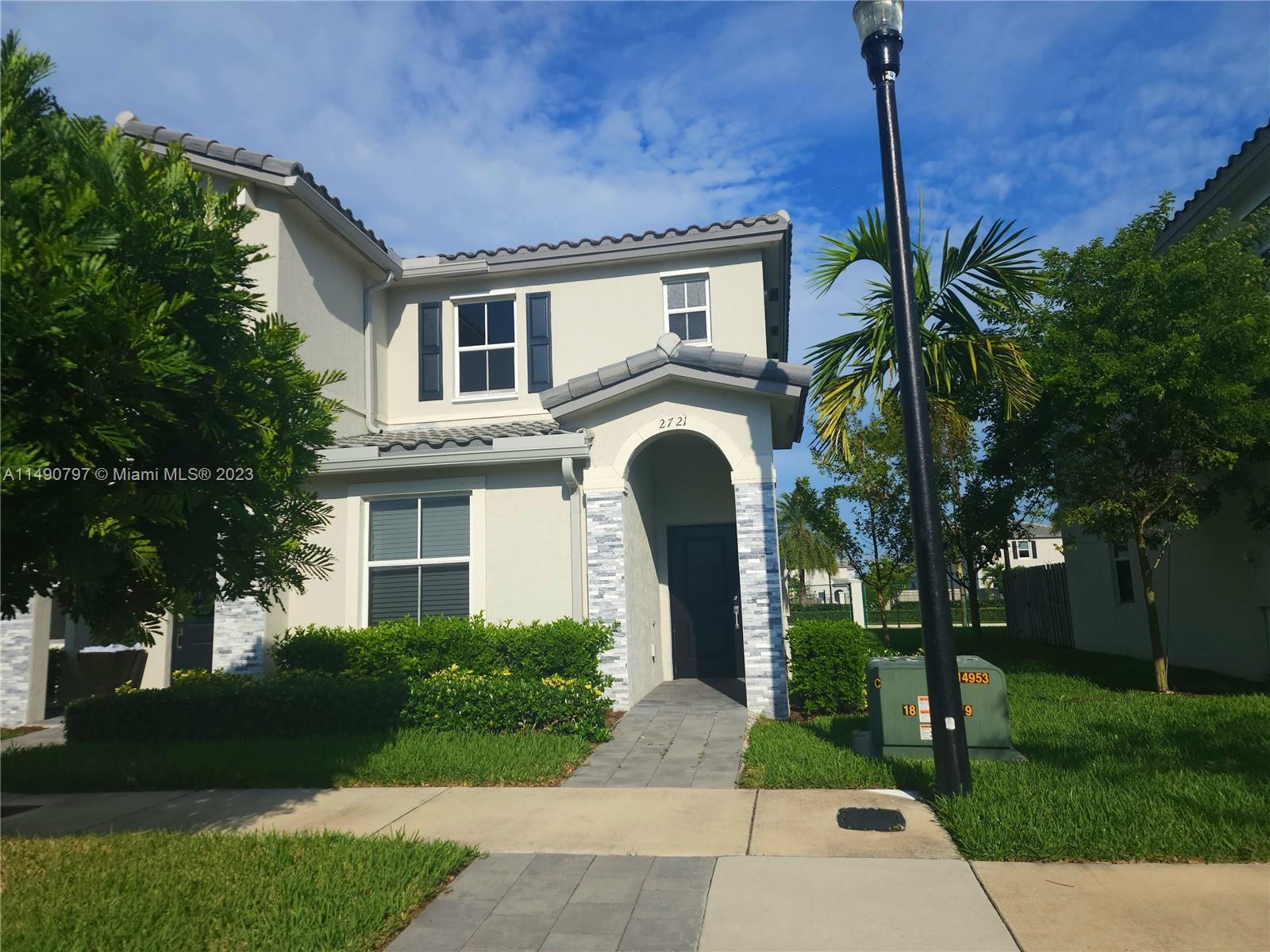 Photo of 2721 SE 15th St #2721 in Homestead, FL