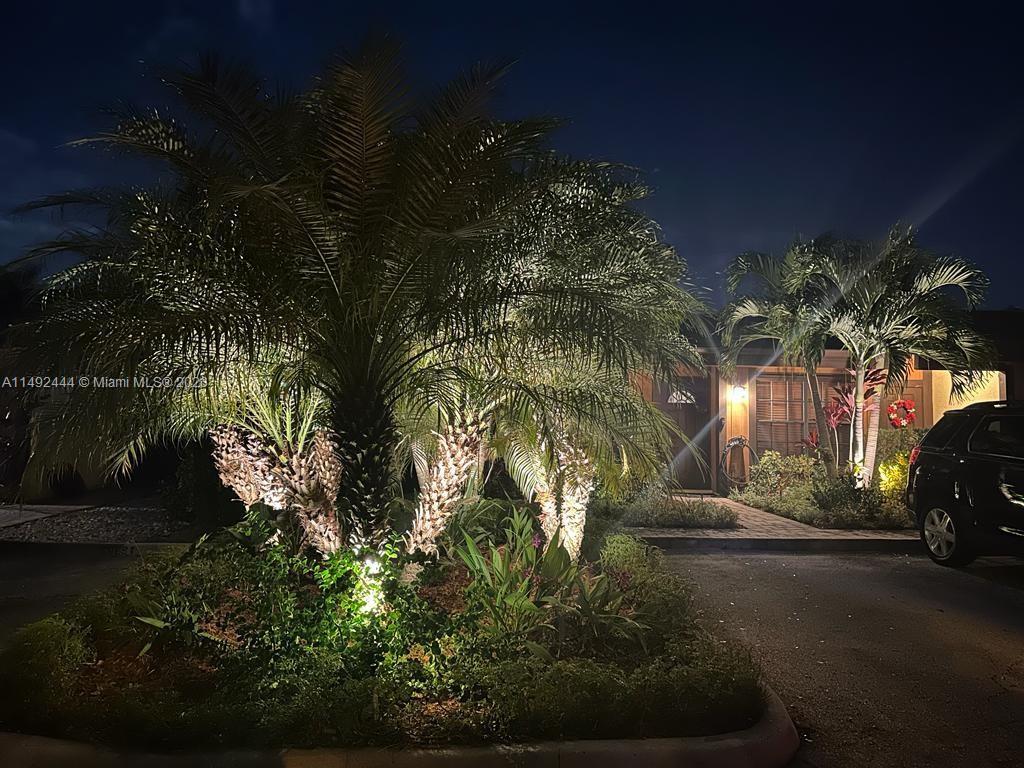 Photo of 2340 Evergreen Ct #2340 in Pembroke Pines, FL