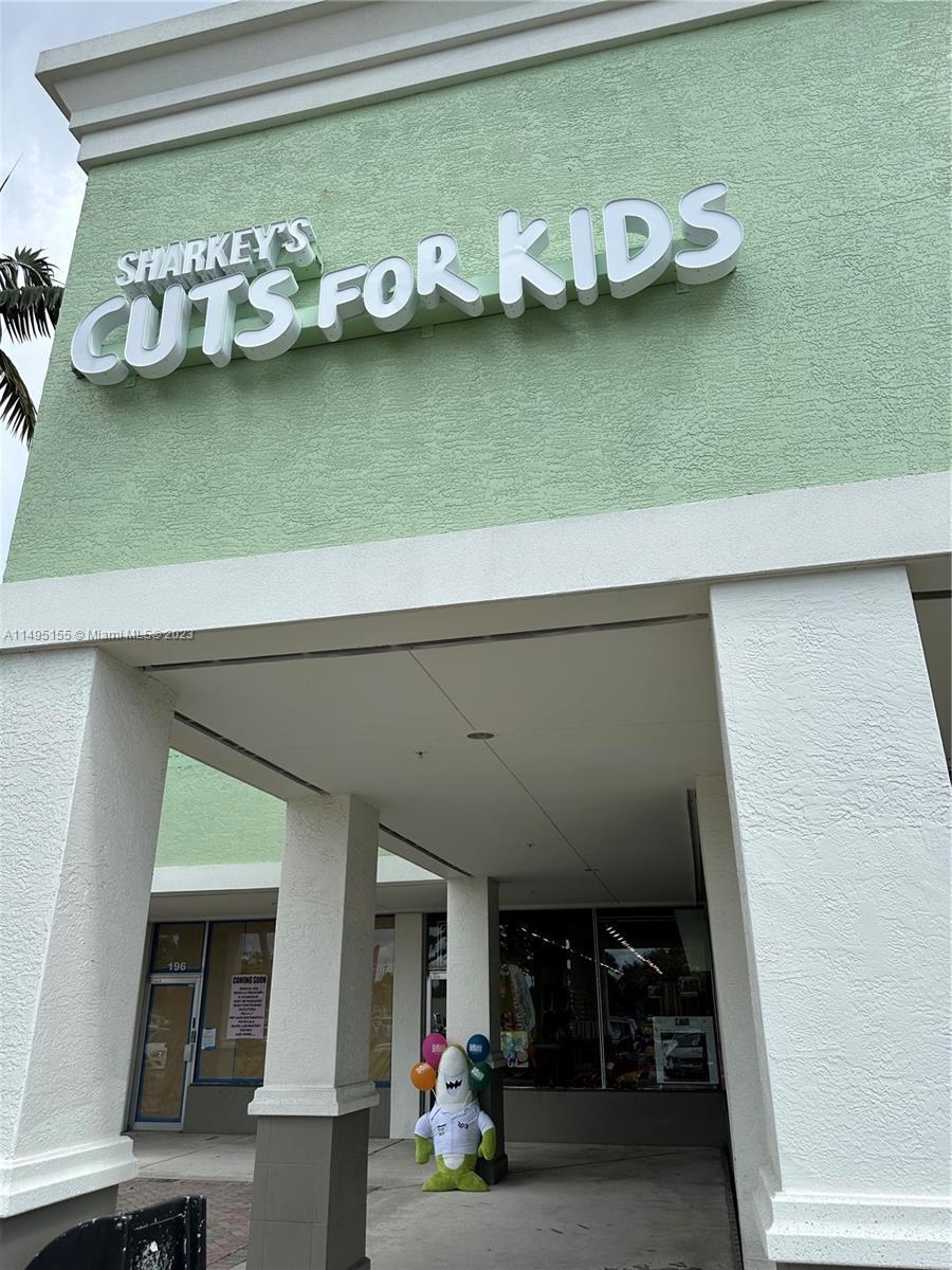 Photo of 200 N University Dr in Pembroke Pines, FL