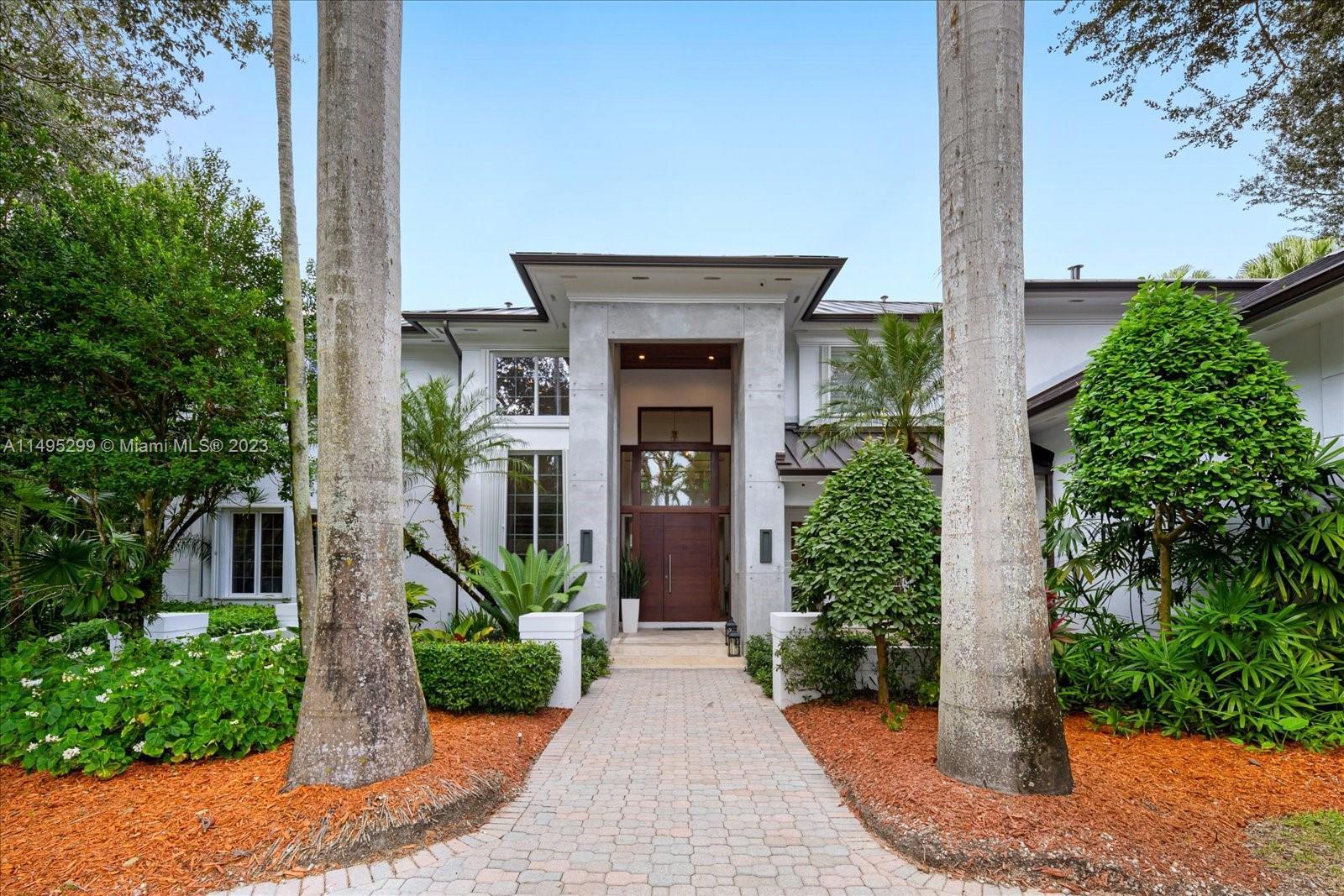 Photo of 4891 SW 74th Ter in Miami, FL