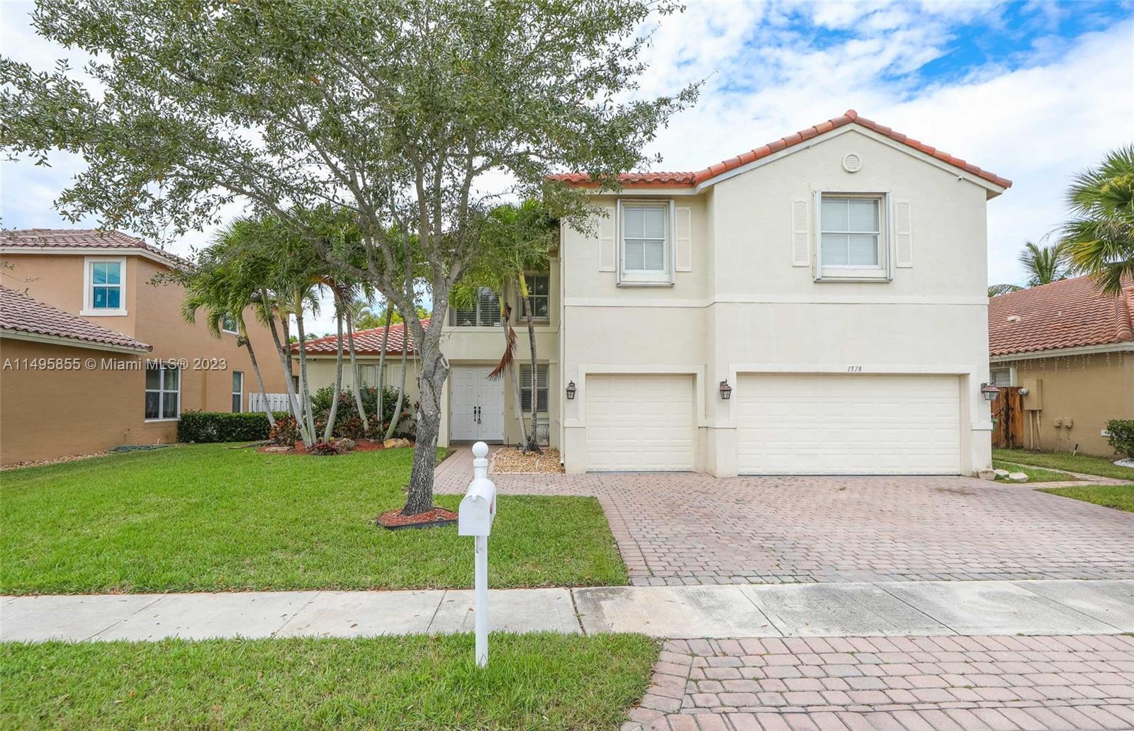 Photo of 1578 SW 191st Ave in Pembroke Pines, FL