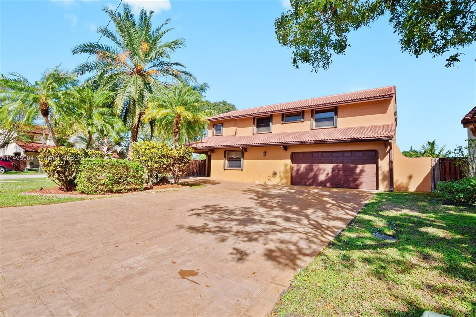Photo of 2685 Bass Wy in Cooper City, FL