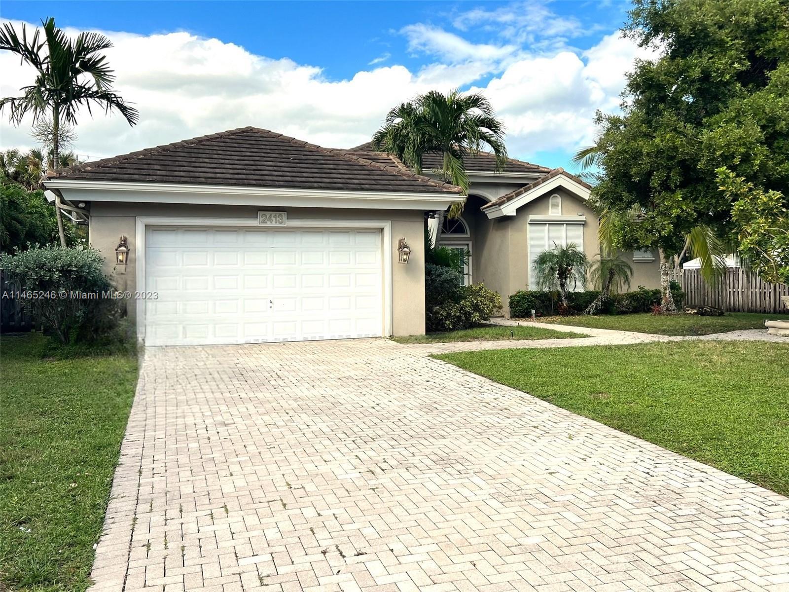 Photo of 2413 NE 13th St in Fort Lauderdale, FL