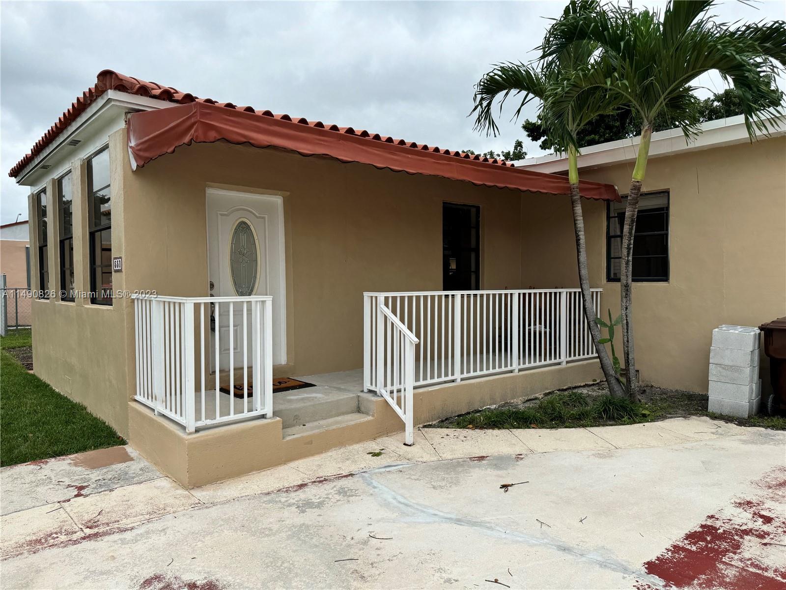 Photo of 550 SE 2nd St in Hialeah, FL