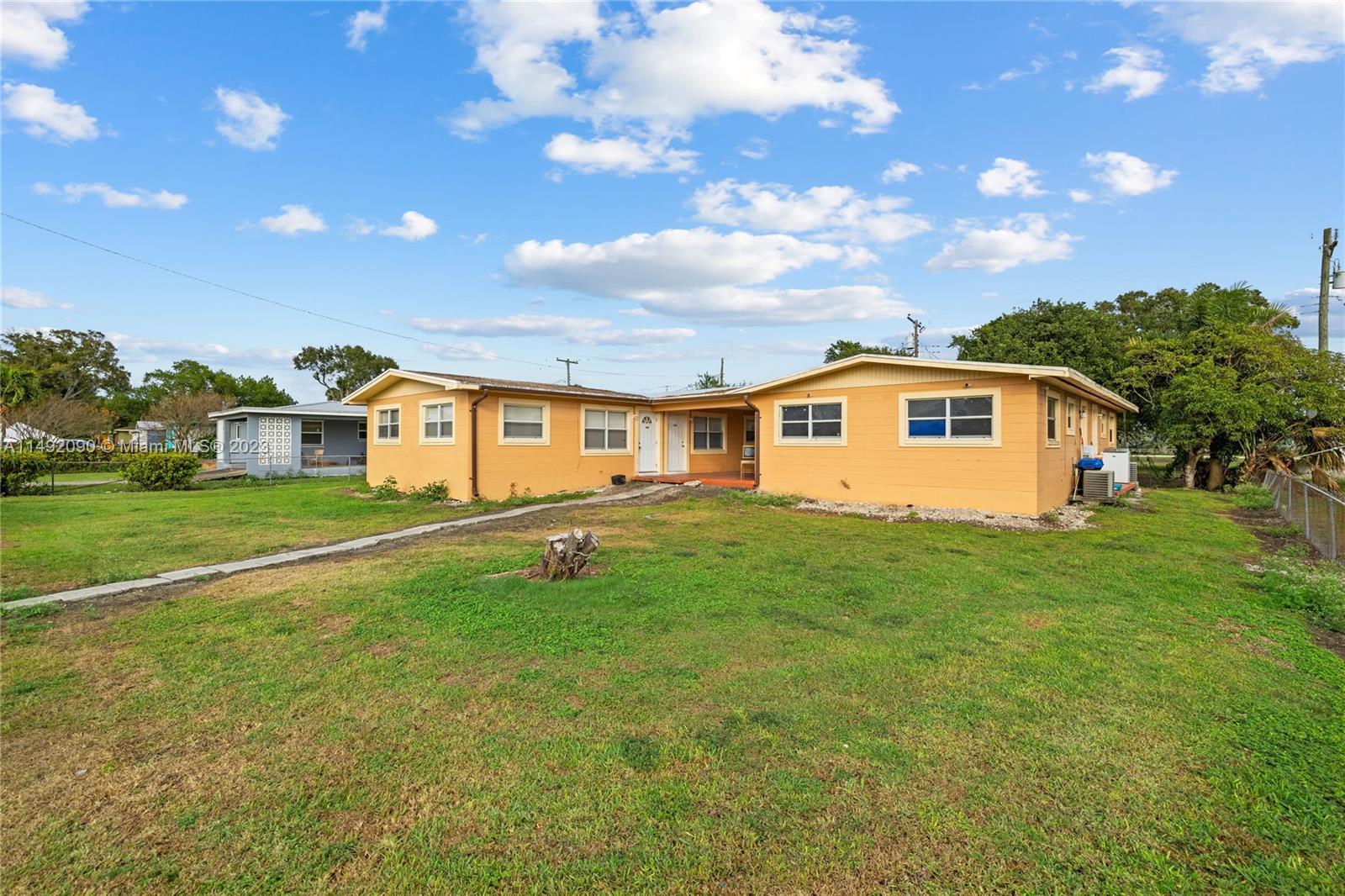 Photo of 444 Cypress Ave in Pahokee, FL