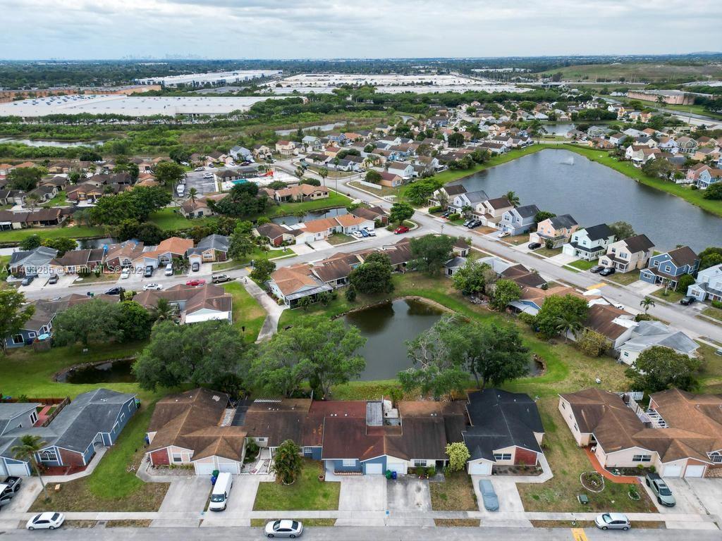 Photo of 9870 W Heather Ln in Miramar, FL