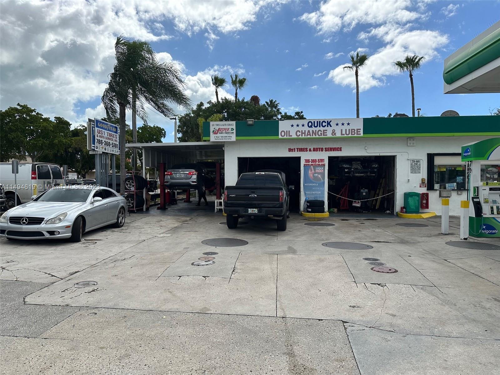 Photo of 3198 S Dixie Hwy in Miami, FL