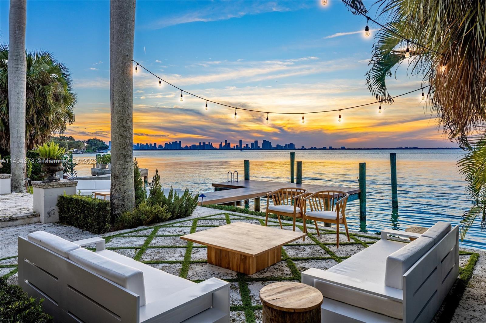 Photo of 5300 N Bay Rd in Miami Beach, FL