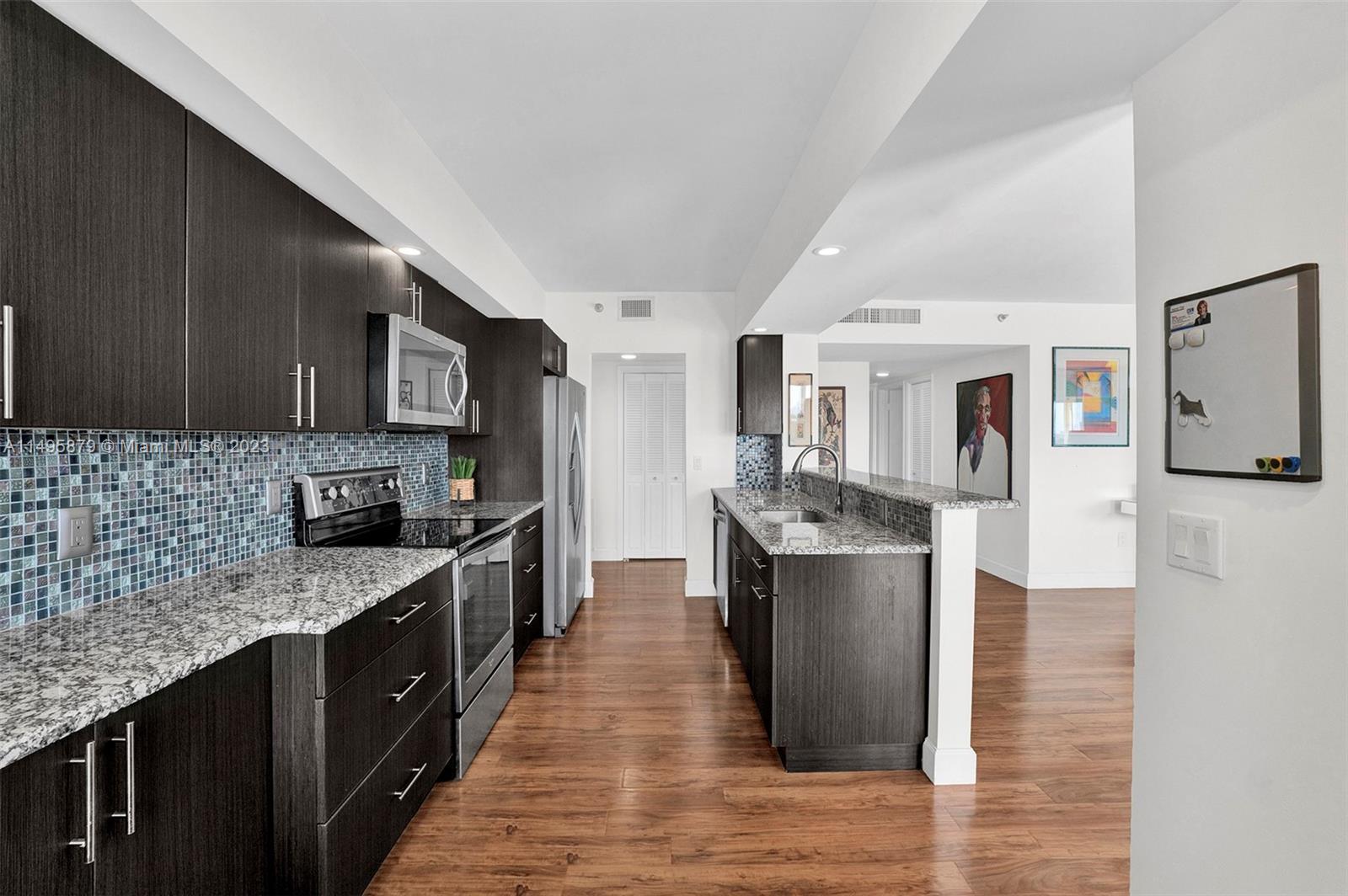 Photo of 3850 Washington St #801 in Hollywood, FL