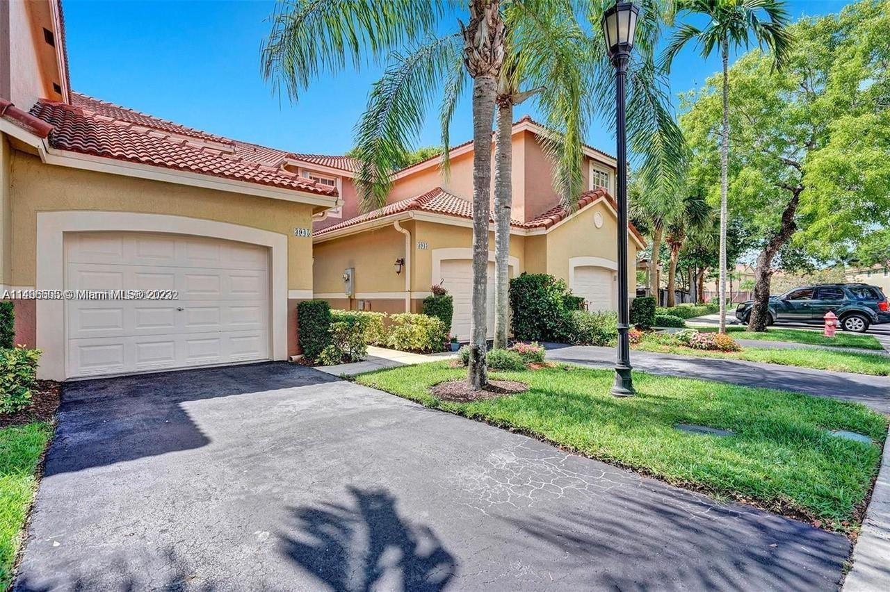 Photo of 3945 San Simeon Ln in Weston, FL