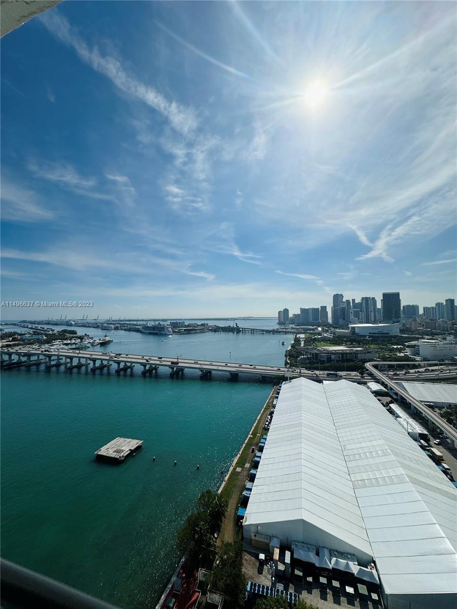 Photo of 555 NE 15th St #30H in Miami, FL