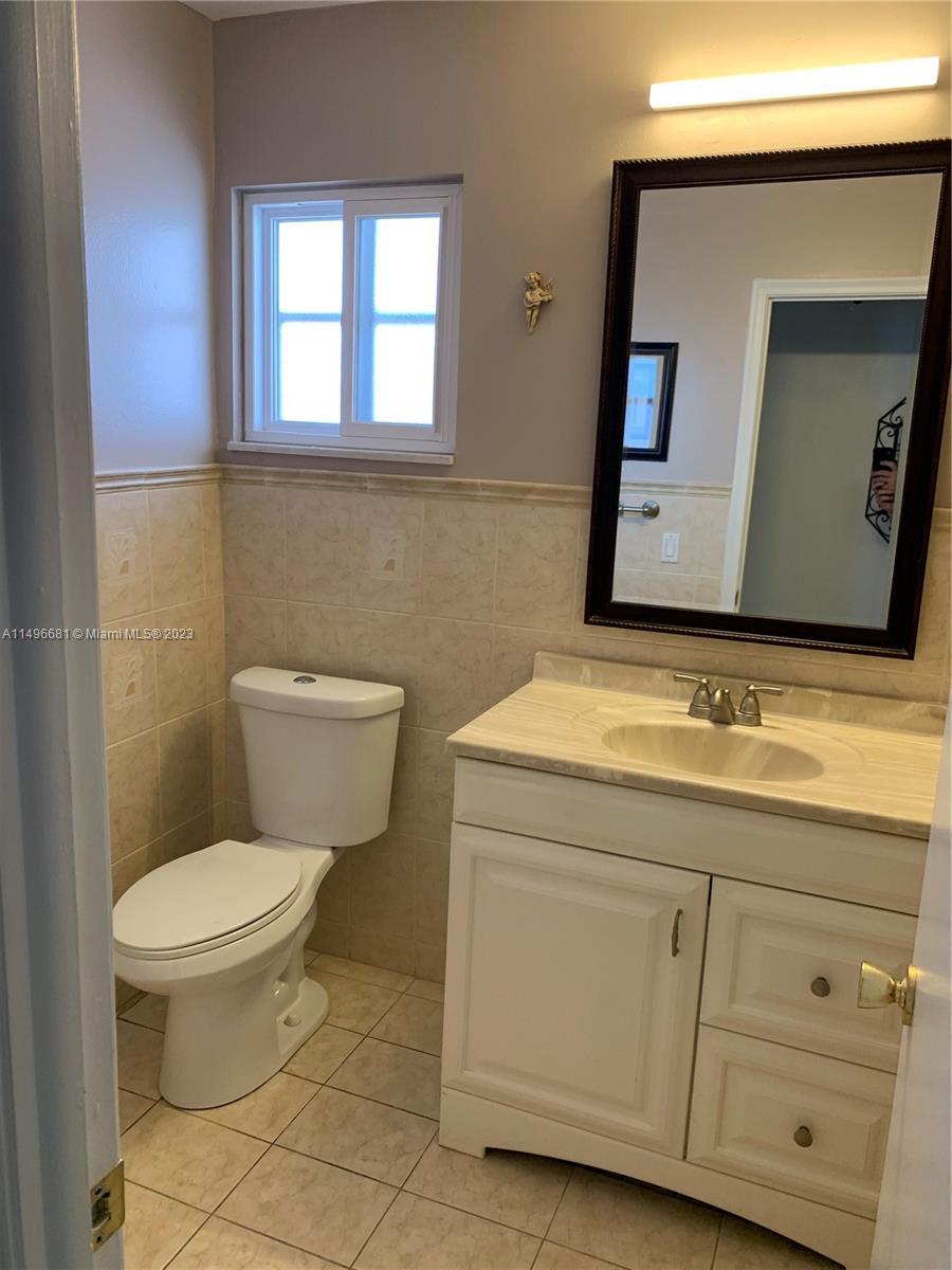 Photo of 218 NE 12th Ave #506 in Hallandale Beach, FL