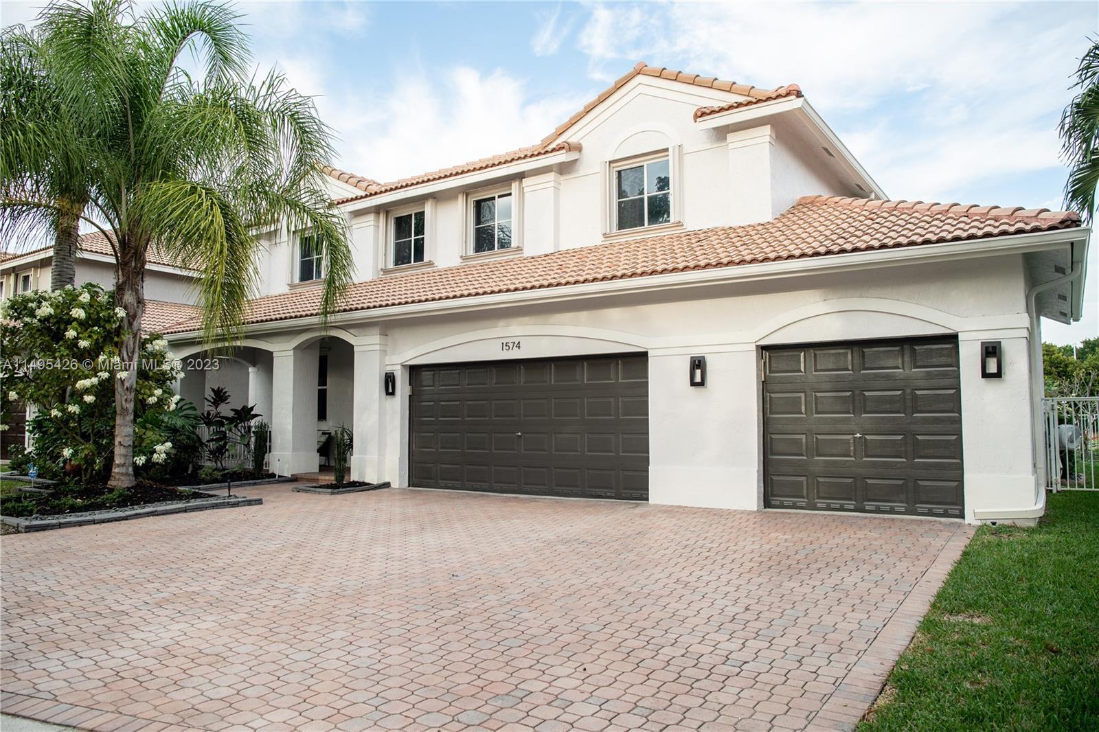 Photo of 1574 Blue Jay Cir in Weston, FL