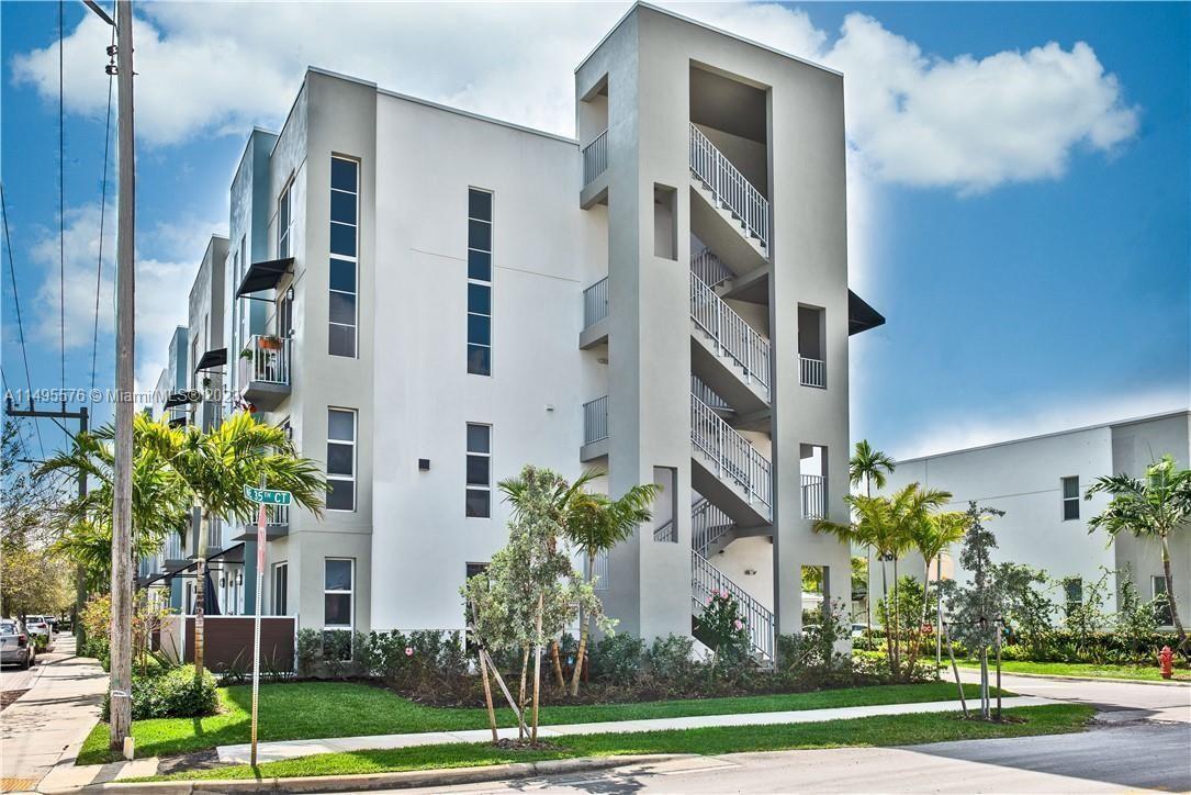 Photo of 3565 NE 5th Ave #2 in Oakland Park, FL