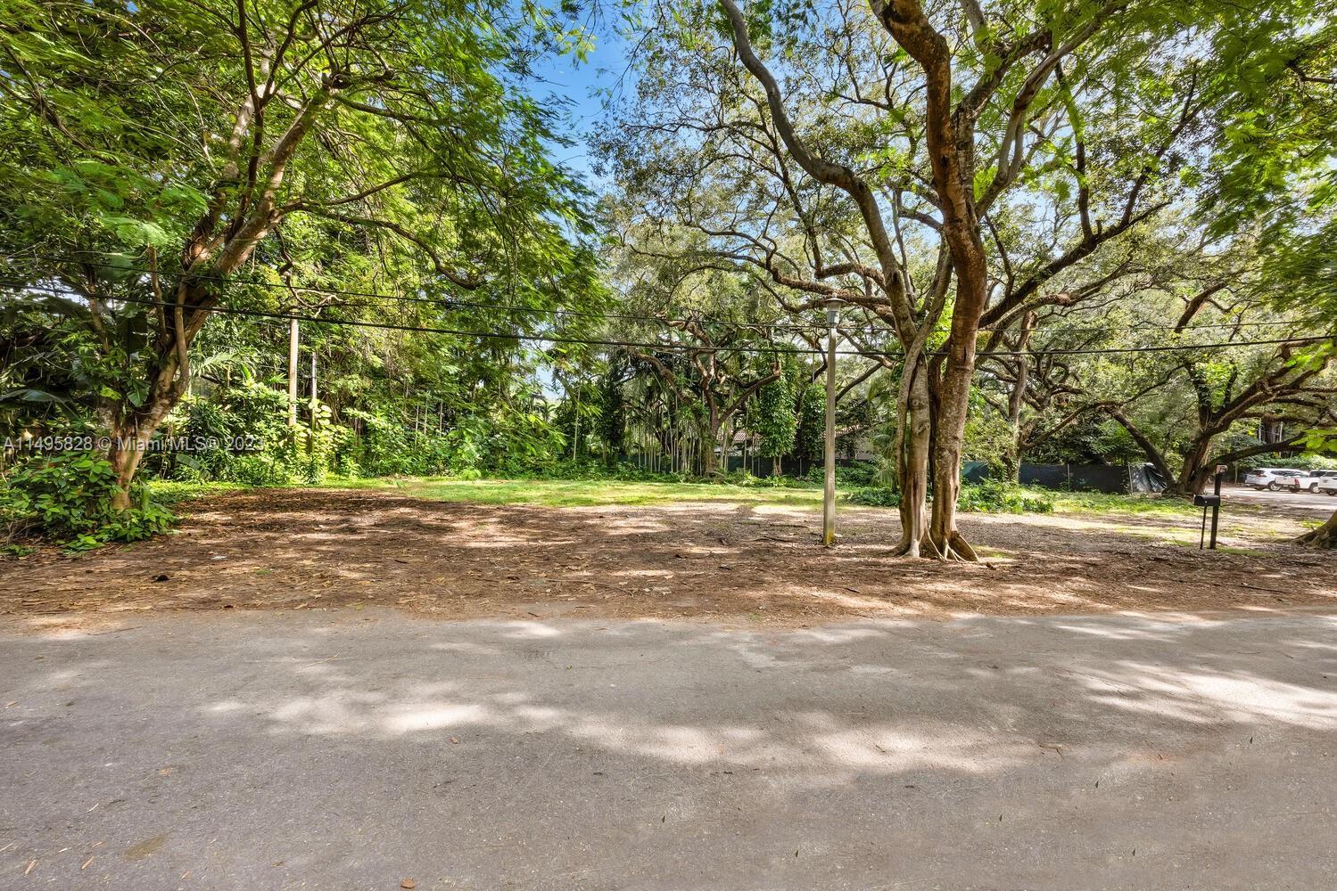 Photo of 3635 Justison Rd in Coconut Grove, FL