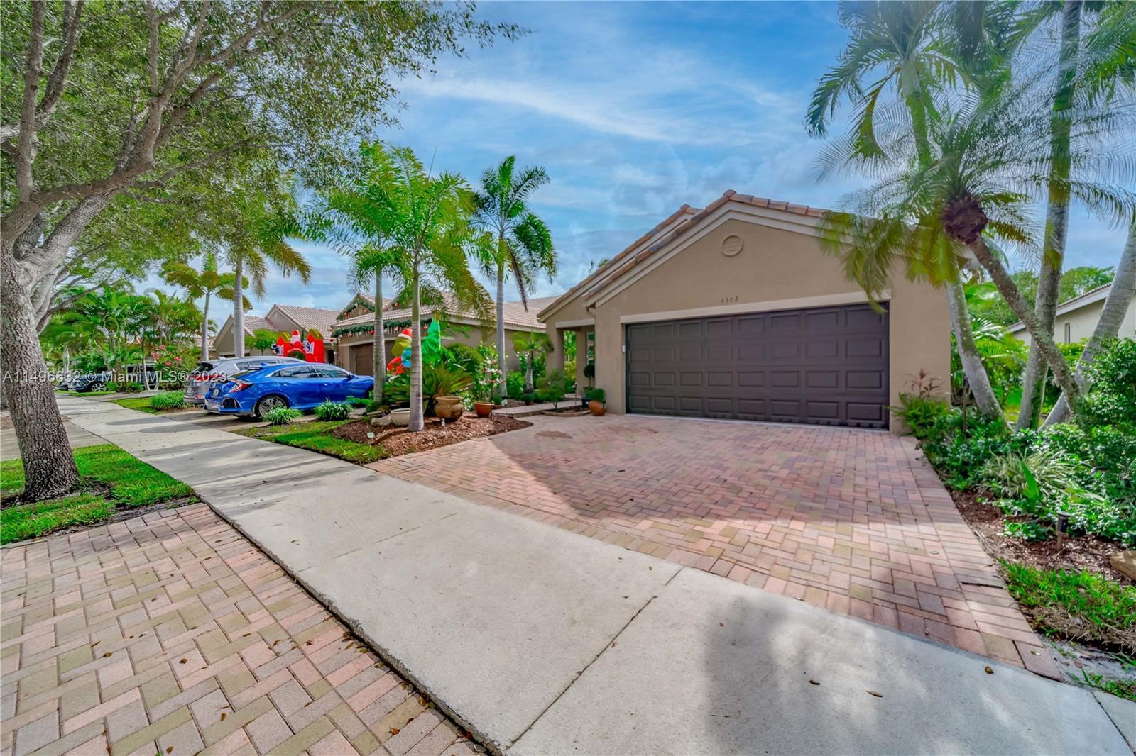 Photo of 4302 Mahogany Ridge Dr in Weston, FL