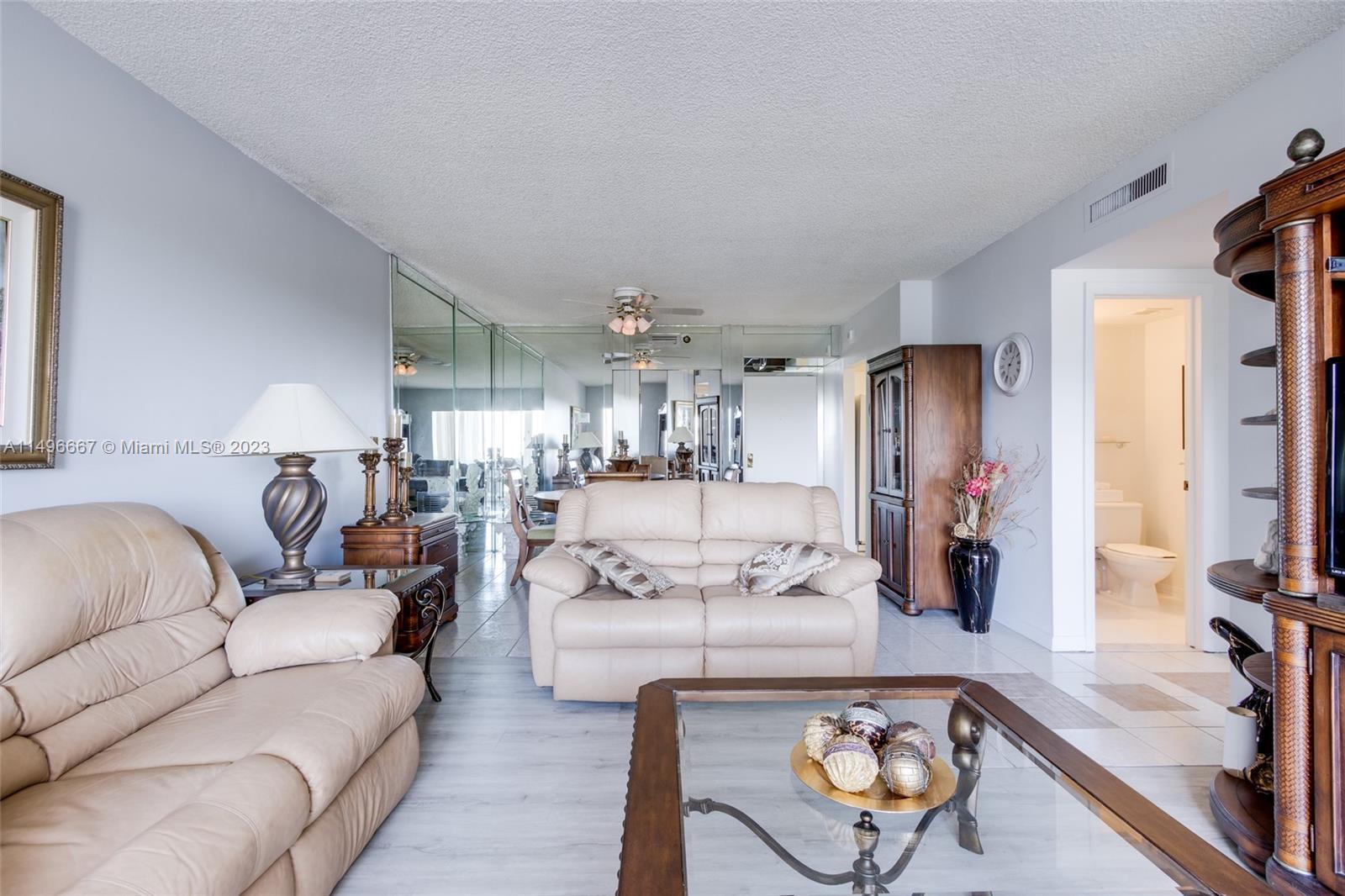Photo of 4001 Hillcrest Dr #709 in Hollywood, FL