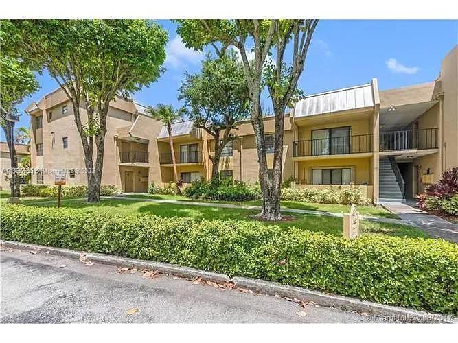 Photo of 10405 N Kendall Dr #A212 in Miami, FL