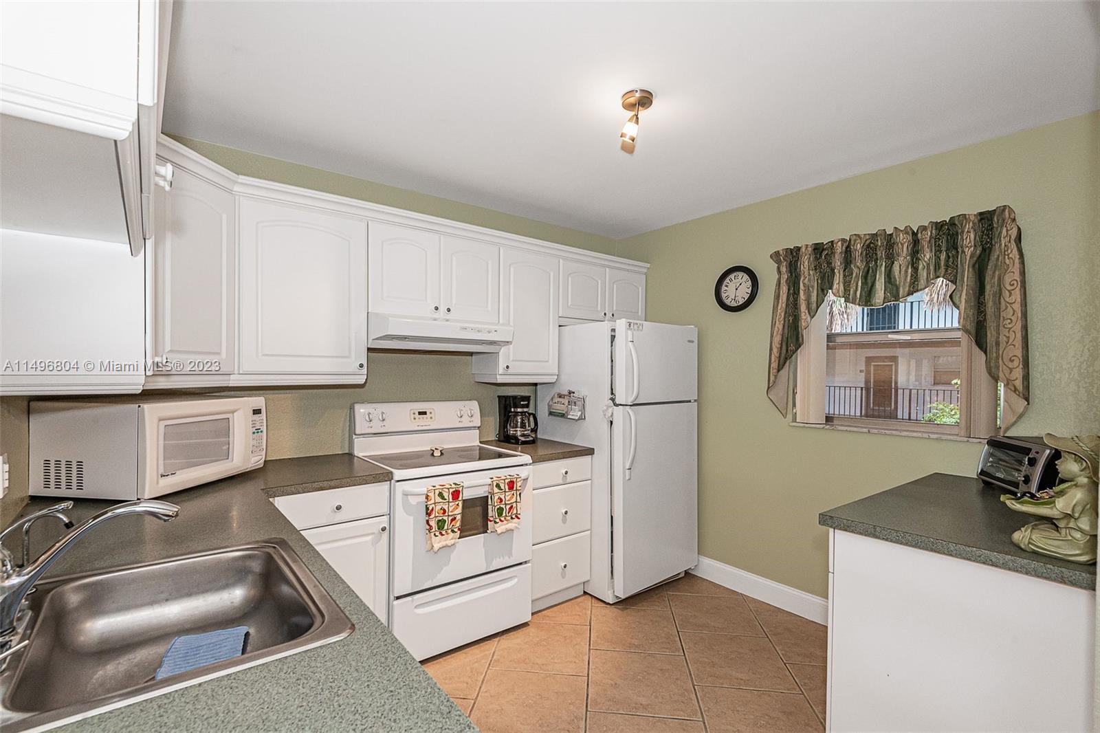 Photo of 2800 Somerset Dr #212J in Lauderdale Lakes, FL