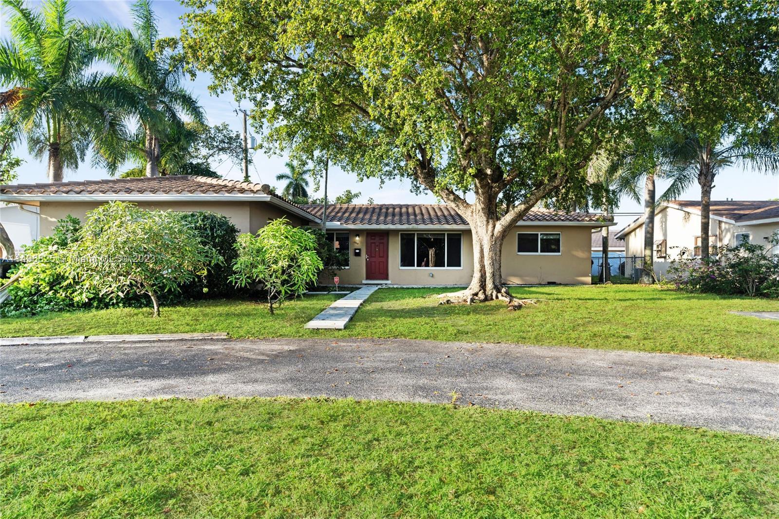 Photo of 1700 NE 56th St in Fort Lauderdale, FL