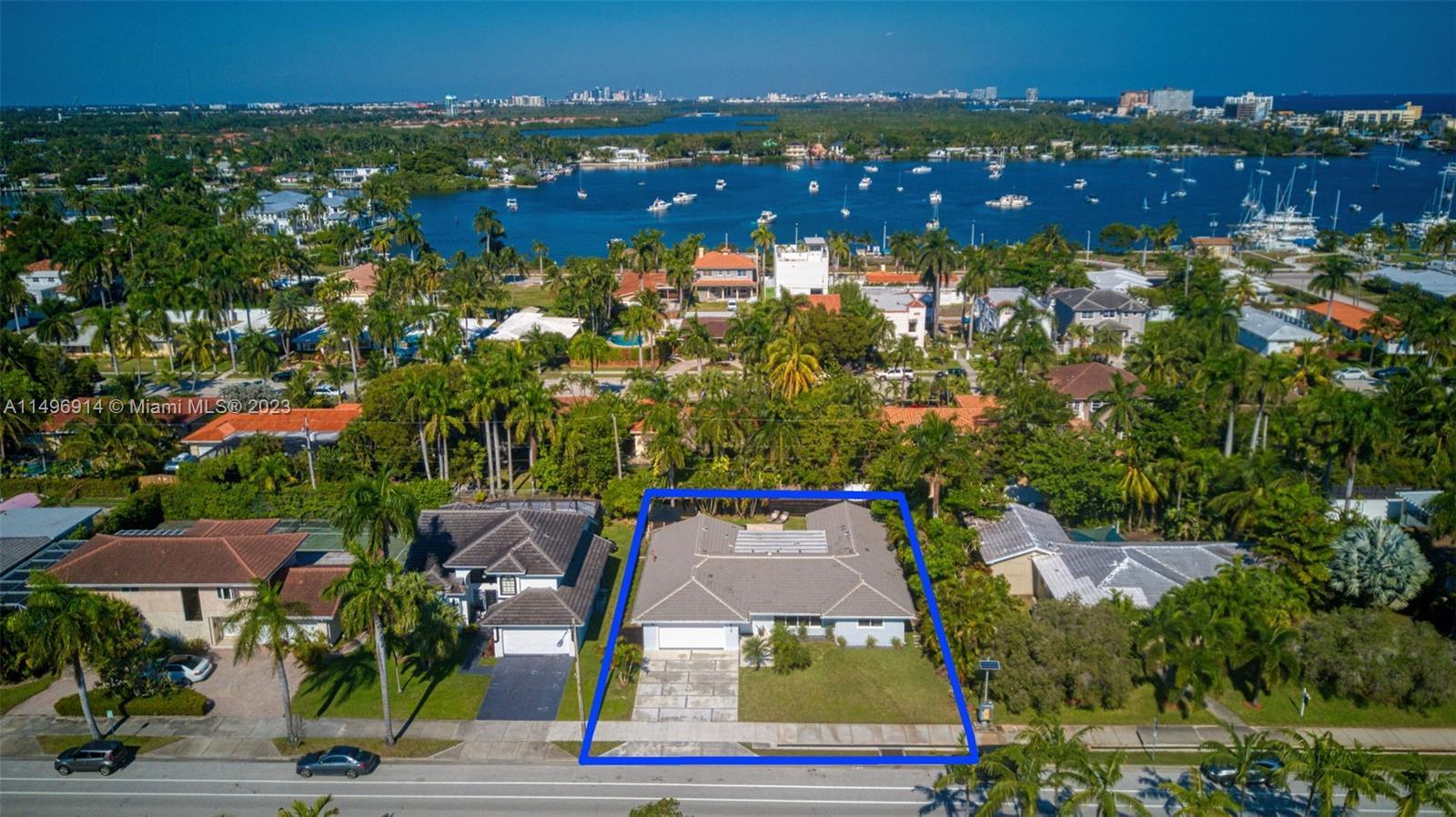 Photo of 827 Hollywood Blvd in Hollywood, FL