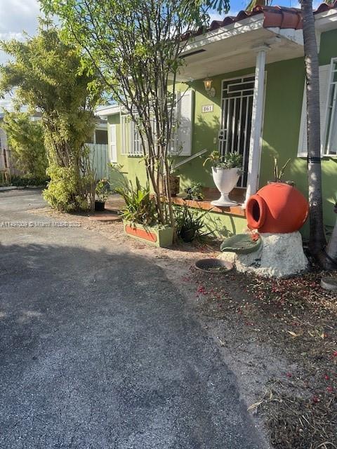Photo of 861 SE 10th St in Hialeah, FL