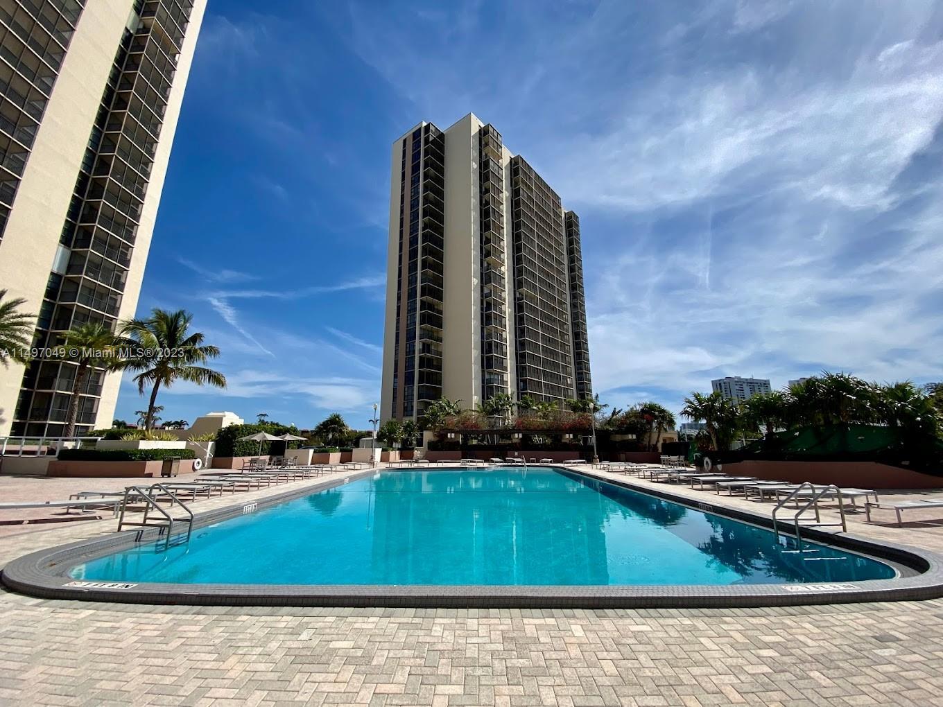 Photo of 20301 W Country Club Dr #1424 in Aventura, FL