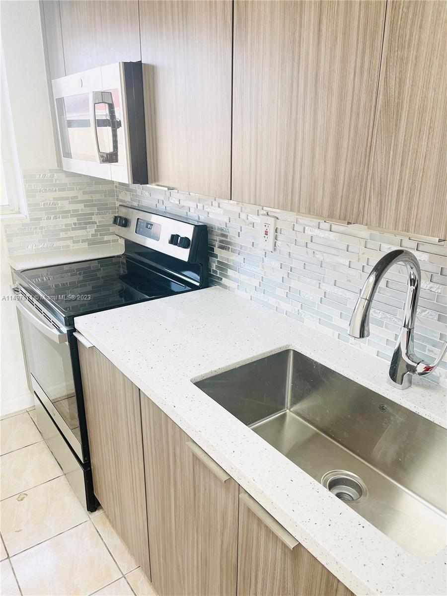 Photo of 605 W 68th St #23 in Hialeah, FL