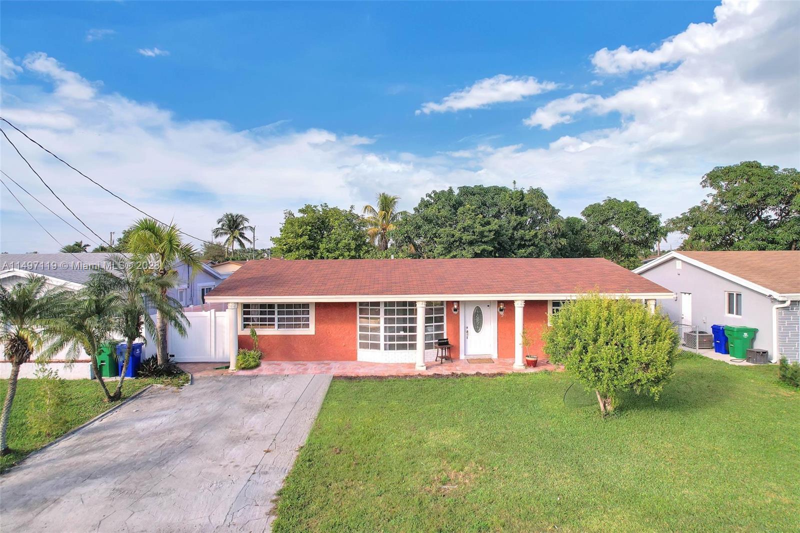 Photo of 6645 W Ficus Dr in Miramar, FL