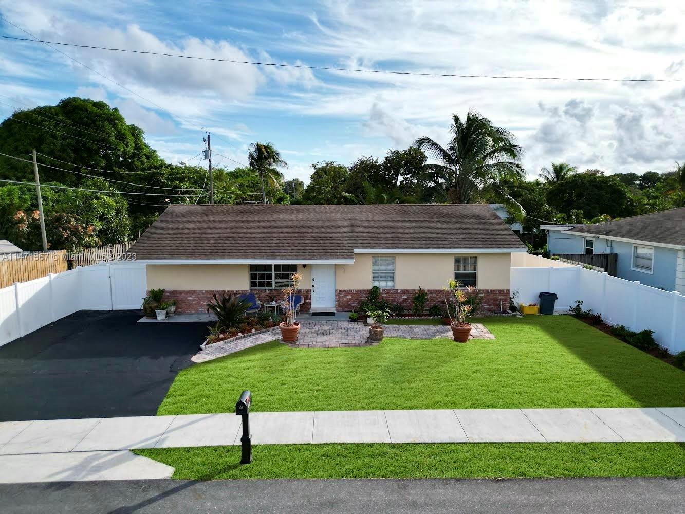Photo of 204 SE 8th St in Delray Beach, FL