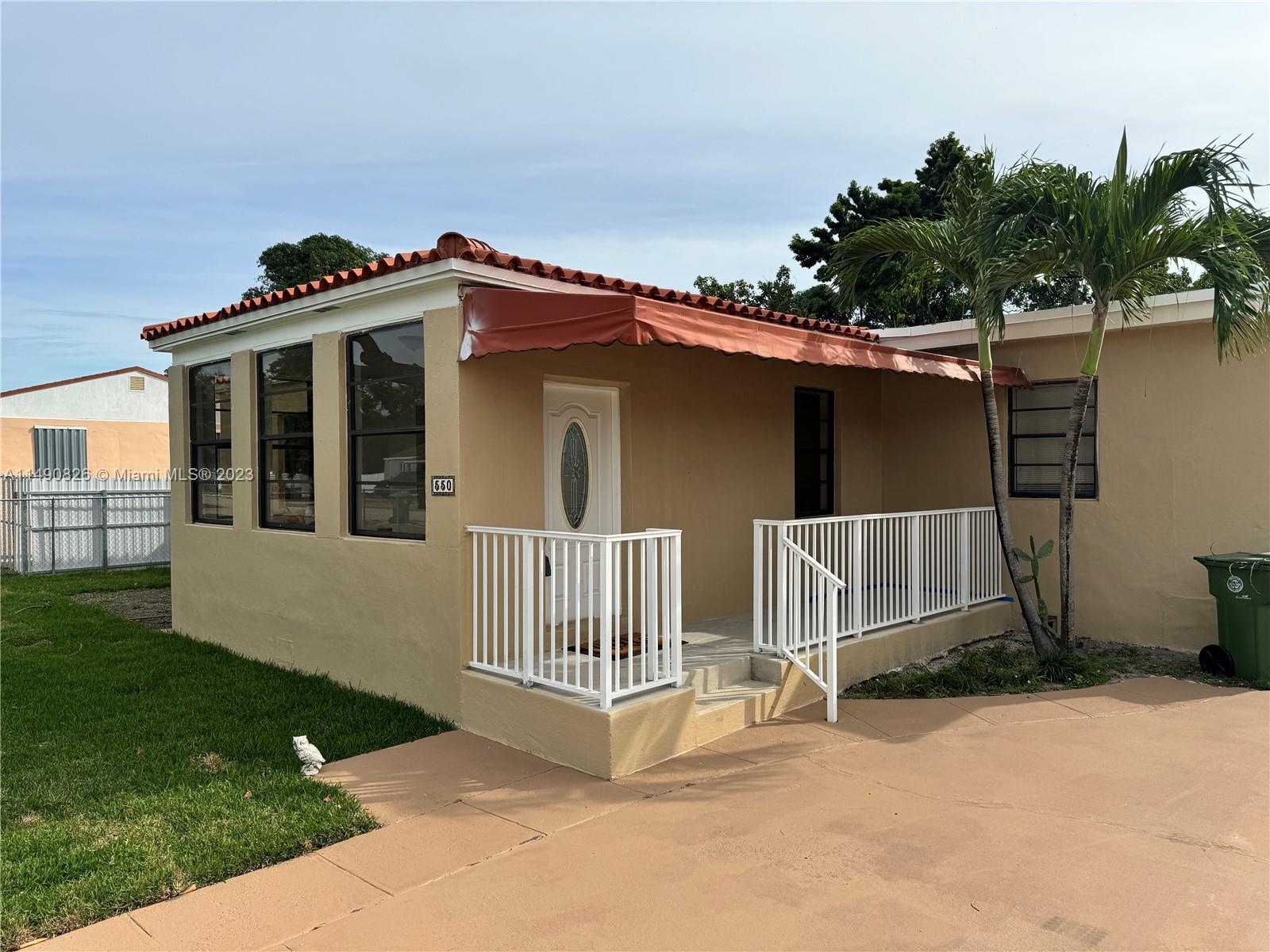Photo of 550 SE 2nd St in Hialeah, FL