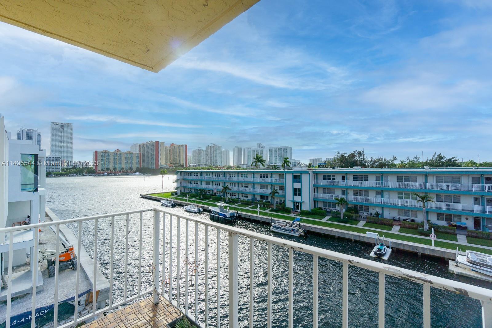 Photo of 3944 NE 167th St #403 in North Miami Beach, FL