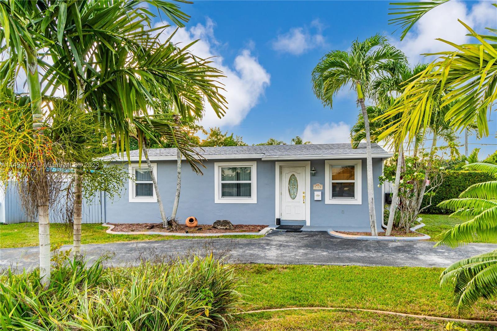 Photo of 5120 SW 97th Ave in Miami, FL