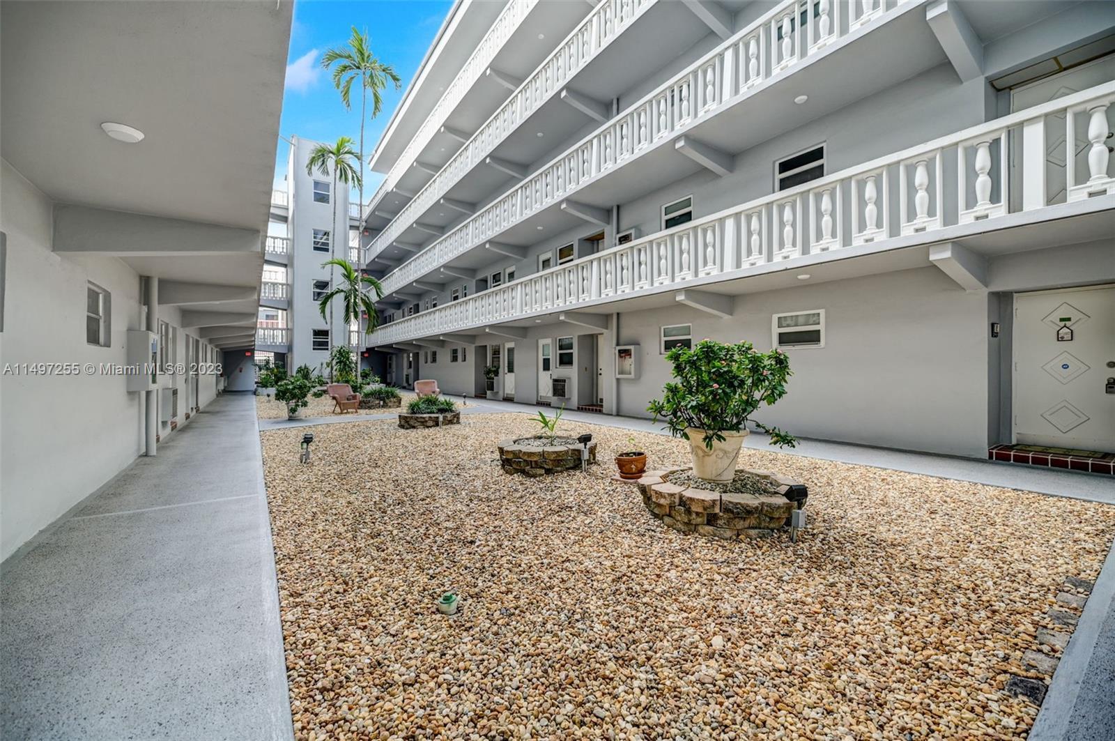 Photo of 329 SE 3rd St #301S in Hallandale Beach, FL