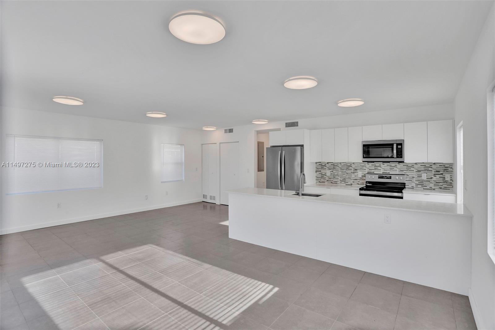 Photo of 737 NW 4th St in Hallandale Beach, FL